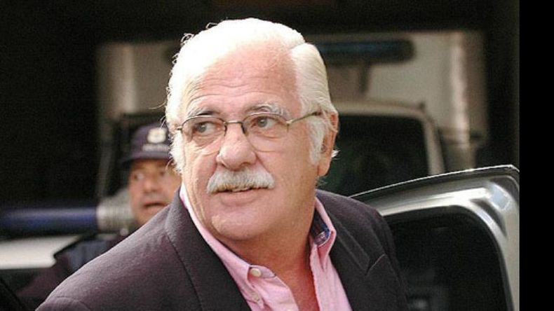 Mientras el expediente va y viene, Carrascosa seguirá preso..