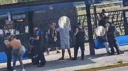 Los sujetos fueron detenidos este lunes a metros de la estación Pilar del tren San Martín. Los sujetos fueron detenidos este lunes a metros de la estación Pilar del tren San Martín.