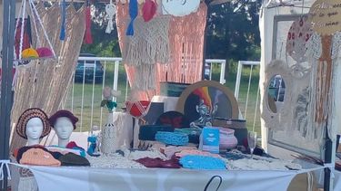 La feria de artesanos funciona en la Plaza 12 de Octubre todos los fines de semana.&nbsp;