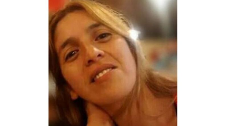 VÍCTIMA. Karina Moyano vivía en Villa Rosa. Tenía tres hijas. .