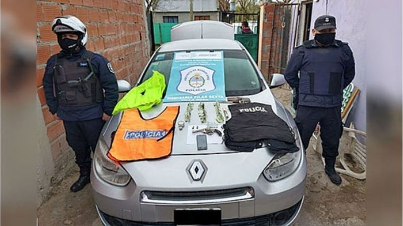 BOTÍN. El Renault Fluence de la víctima, cuando fue recuperado. Lo usa para trabajar. .