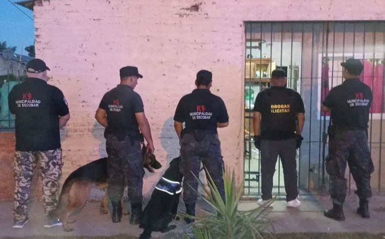 El operativo se realizó en la noche de este jueves.