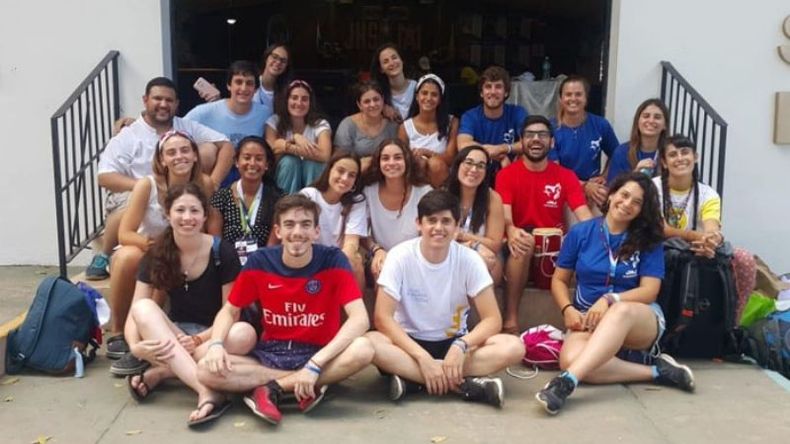 DELEGACIÓN. En el grupo de la Diócesis Zárate-Campana había 17 pilarenses..