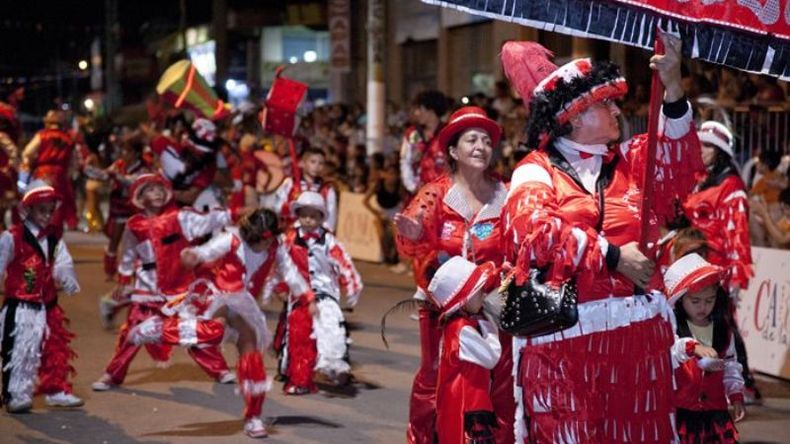 DE ZELAYA. Los Duraznitos en el carnaval de Alberti..