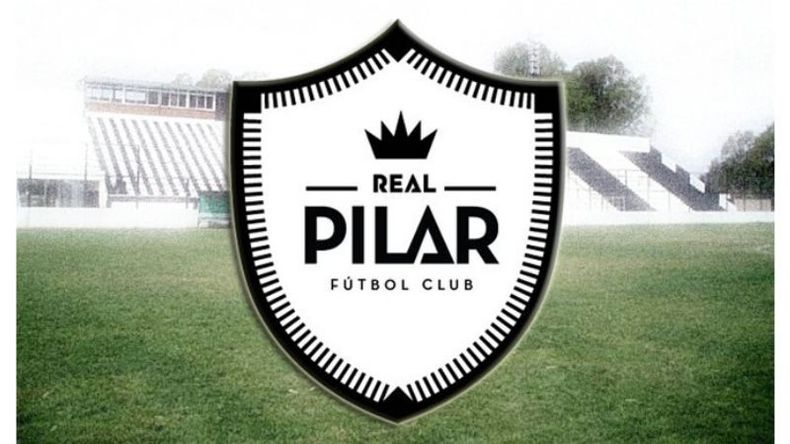 El escudo de Real Pilar Fútbol Club, que en agosto jugará en la Primera D..
