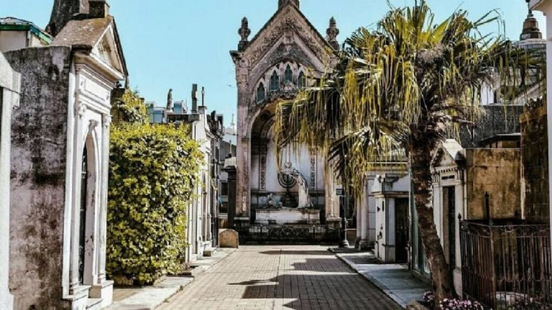 El Cementerio de la Recoleta en Buenos Aires. (Time Out)..png