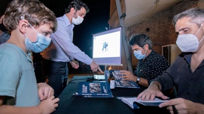 PRESENTACIÓN. Fue esta semana con el Instituto Pellegrini como marco..
