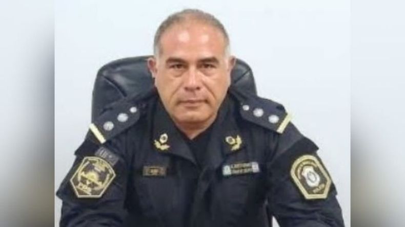 El comisario Alberto Gómez es el nuevo Jefe de la Estación de Policía de Pilar. Foto @juancaimpacto..