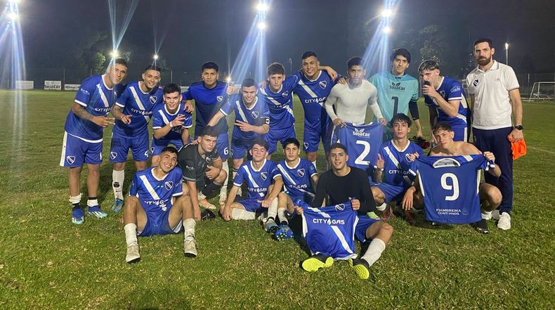 VICTORIA. Los pibes de Unión felices tras ganar en Del Viso.