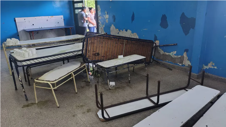 ATAQUE. Así quedó el comedor tras la agresión.&nbsp;