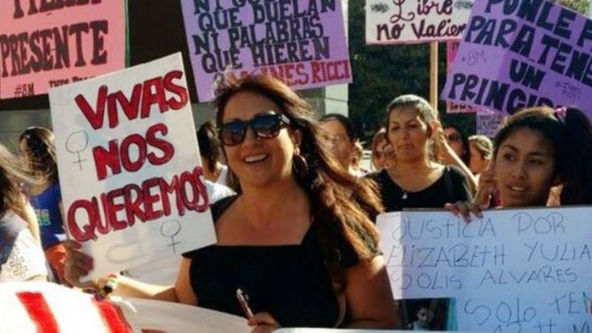 VIVAS NOS QUEREMOS. Ricci, en la marcha del 8M..