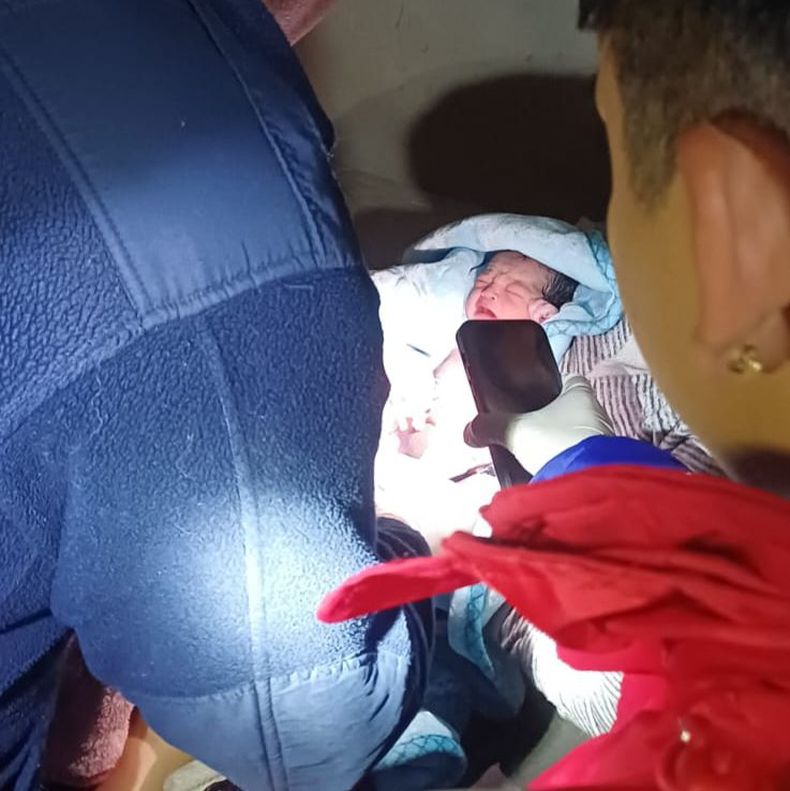 El bebé fue asistido y llevado al Hospital Materno Infantil.