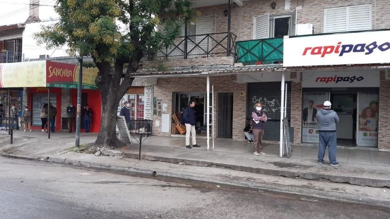 A la hora de apertura, en el Rapipago de la Avenida Márquez no estaba habilitado el pago en efectivo..