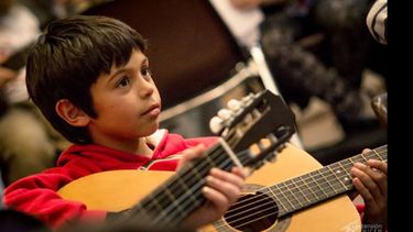 SEIS CUERDAS. Los talleres de guitarra despiertan gran interés..
