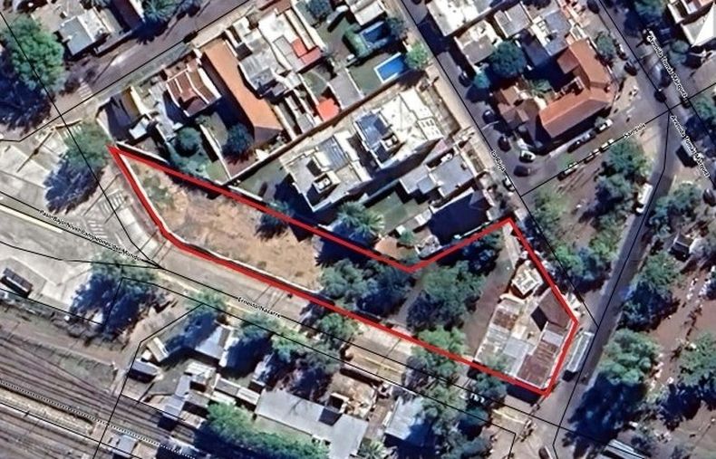 Los terrenos que el Gobierno nacional pondrá a la venta, frente a la estación Pilar del FF.CC. San Martín.