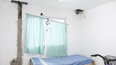 ABANDONO. El Municipio mostró el estado en que dejó algunas salas la gestión Ducoté..