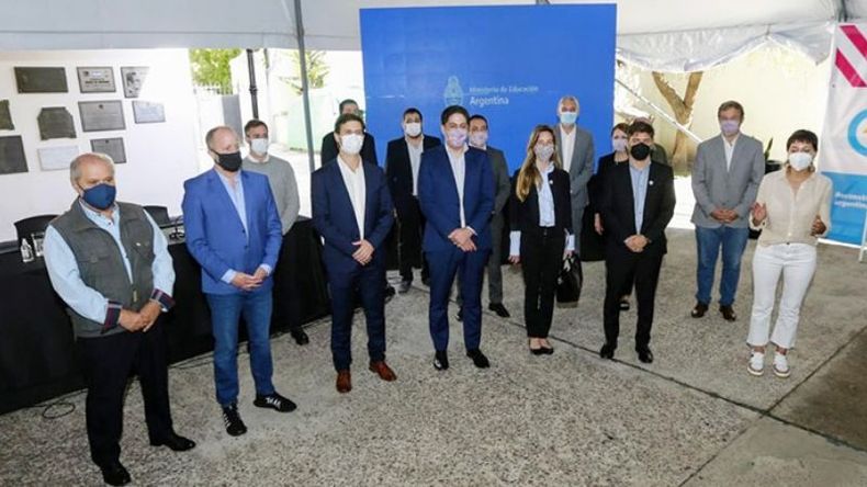 LANZAMIENTO. Achával participó de la puesta en marcha del plan de obras..