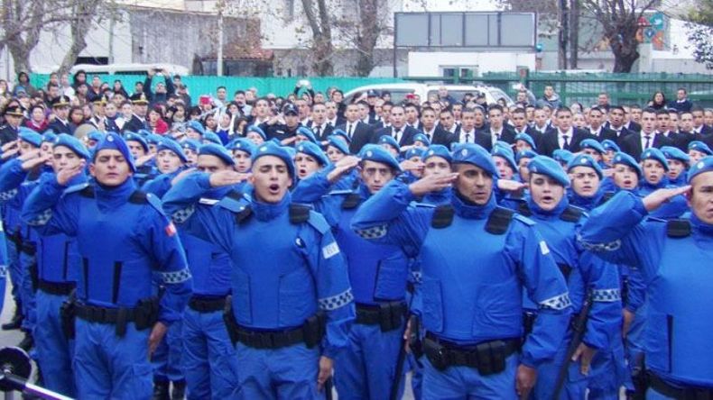 LOS AZULES. La Provincia cuestiona la preparación pero no abonó sueldos..