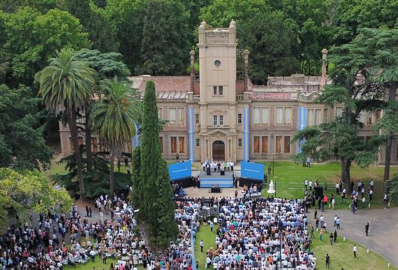 Federico Achával volvió a elegir el Pellegrini para asumir. Allí planea construir la Universidad de Pilar.