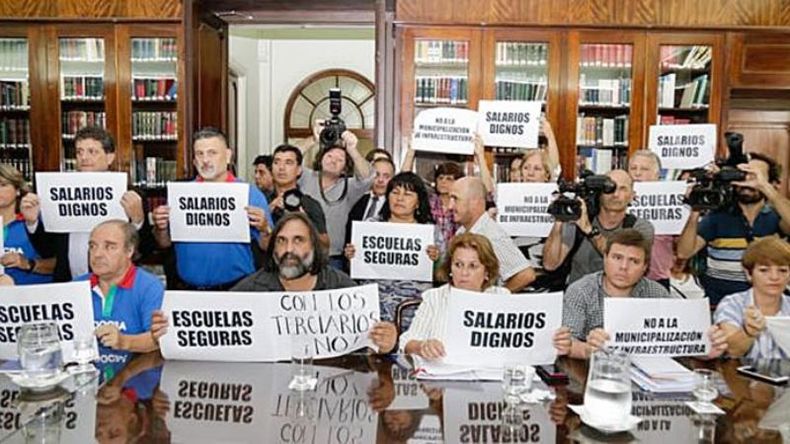 RECLAMO. Los docentes volverán a la hulega en el cierre del ciclo lectivo..
