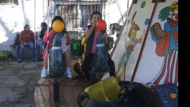 A rodar. La calesita, símbolo de la diversión de los chicos..