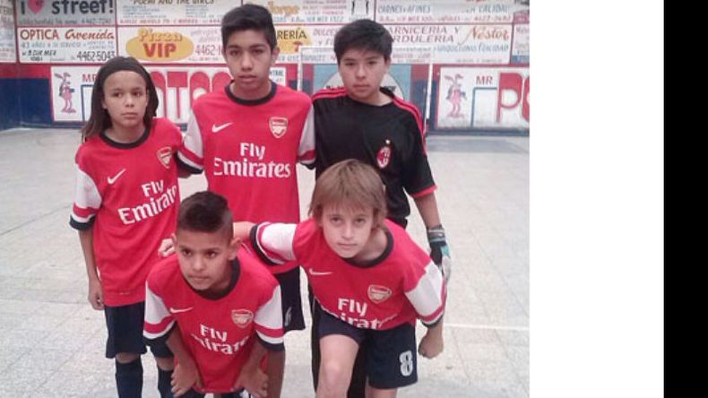 La 2001 del Rojo empató 2-2 con Juvencia, en Tapiales..