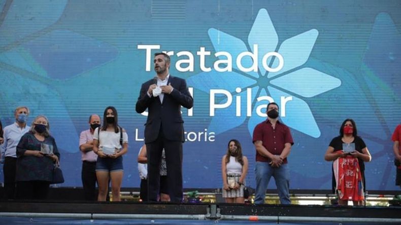 HISTORIA. Achával pidió a los vecinos “levantar los valores pilarenses como una bandera”..