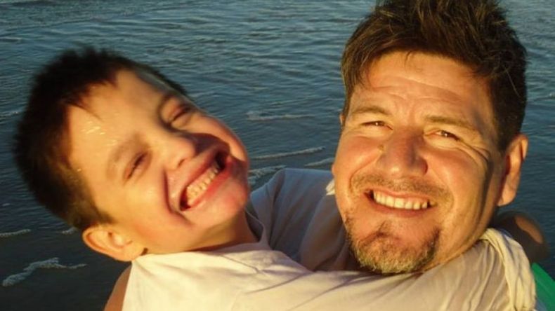 Juntos. Leonel y su papá, Leonardo. .