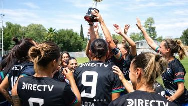 El festejo de Televisión gracias a los goles de Pilar. El festejo de Televisión gracias a los goles de Pilar.