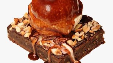 UN CLÁSICO. “Five nut brownie”, uno de los postres que ofrece Kansas por el Día del Chocolate. &nbsp;