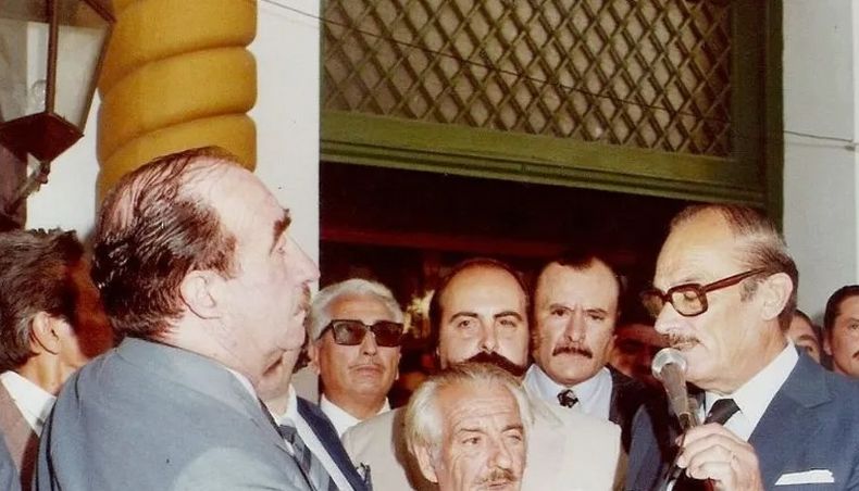 Luis Lagomarsino asumiendo la intendencia en 1983