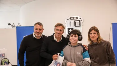 PROTECTORES. Achával, Laurent y González durante el acto de entrega.