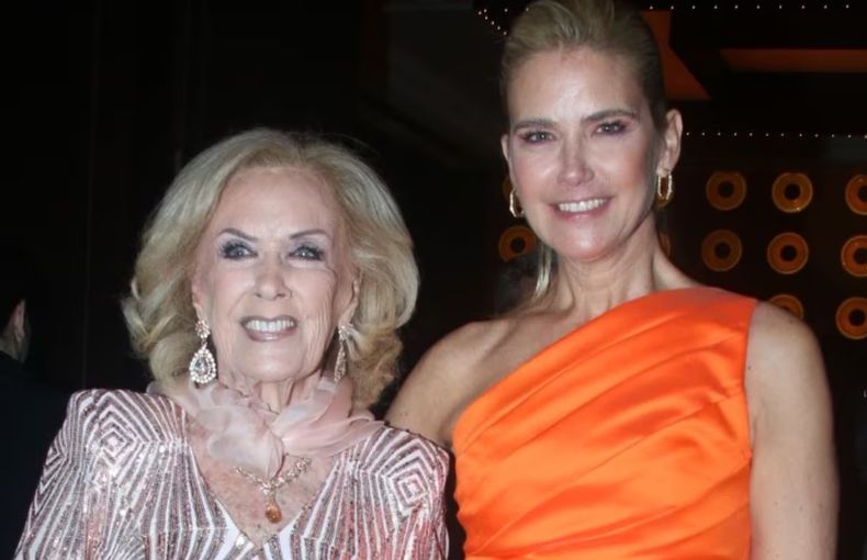 Valeria Mazza junto a Mirtha Legrand.