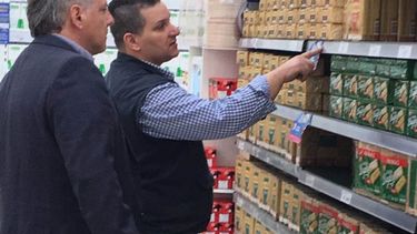 GÓNDOLA. Miguel Covini (Participación Ciudadana) comenzó a recorrer los súper..