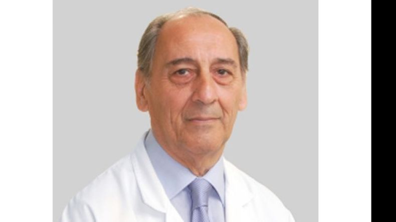 Navia se destaca como uno de los más prestigiosos médicos del país..
