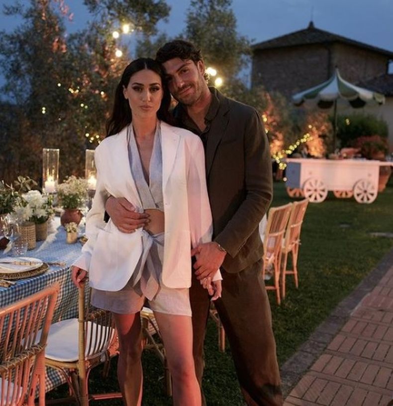 Los novios en la cena previa a la boda.