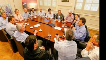 Massa se reunió con intendentes, entre ellos Zúccaro..