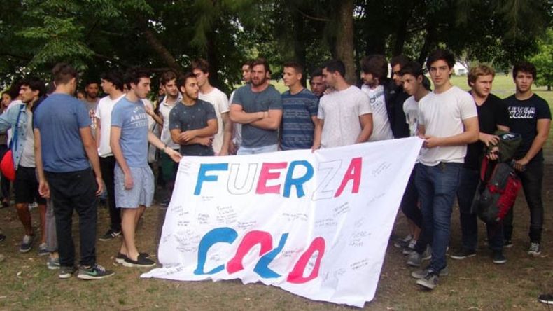 FUERZA COLO. El apoyo de los amigos..