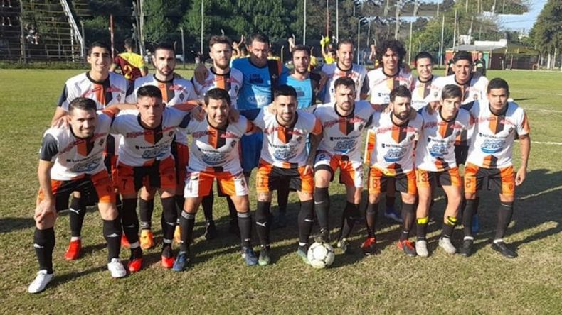 UNA MÁQUINA. El equipo de Manzanares no afloja y ya lleva 7 tantos en el torneo..