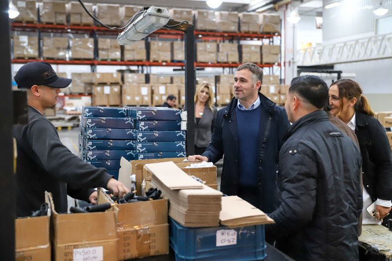 Ach&aacute;val viene realizando una recorrida por diferentes industrias del distrito.