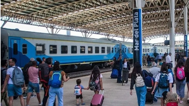 TRENES ARGENTINOS. Los pasajes de larga distancia para viajar a&nbsp;Mar del Plata, Junín y&nbsp;Bragado ya se encuentran a la venta.&nbsp;