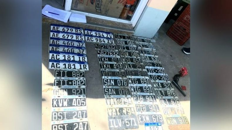 Los autos robados eran vendidos con documentación y patentes apócrifas. .