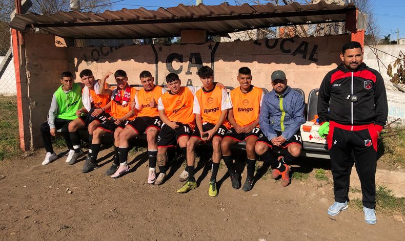 CAMPAÑA. Barodi (der.) dirigió 32 partidos (23G-7E-4D) en la temporada 23/24.