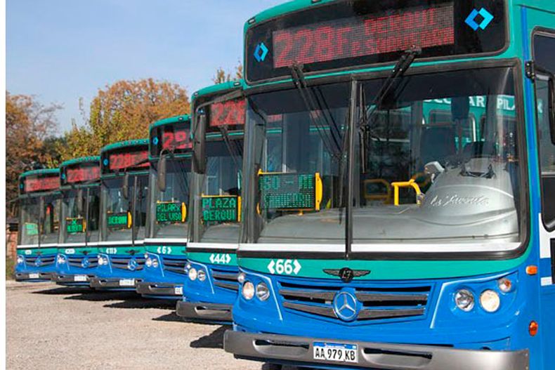 MAYO CON AUMENTOS. El boleto de colectivo, una de las subas del mes.