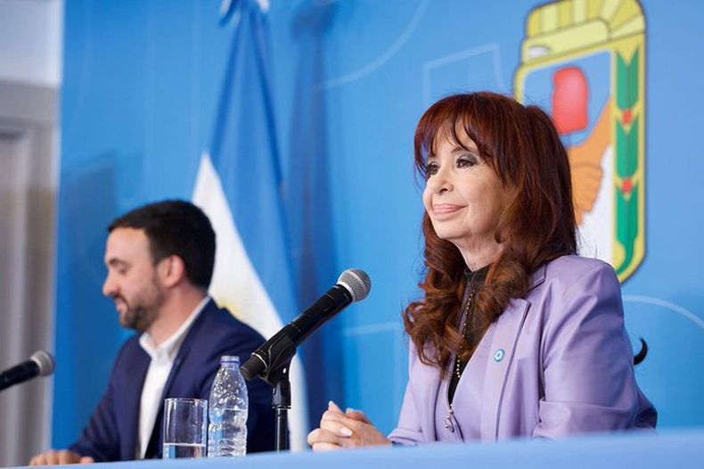 Federico Achával acompañó a Cristina en su último acto antes del fallo.&nbsp;