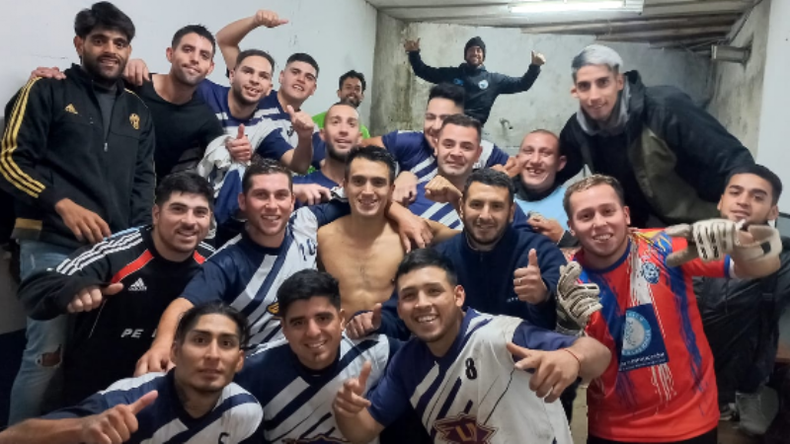 EQUIPO. La Nueva de Grand Bourg derrotó 3-2 a La Campana..