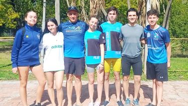 GRUPO. Los pilarenses que compitieron en la fase Regional del Acuatlón.