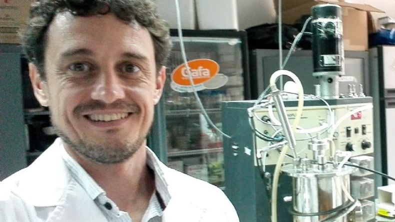 LABORATORIO. Paulo Maffía lleva dos décadas trabajando en la ciencia nacional..