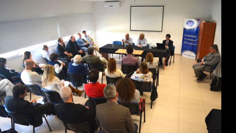 ENCUENTRO. Tras reunirse con Ducoté, la CEPIP celebró su triunfo..