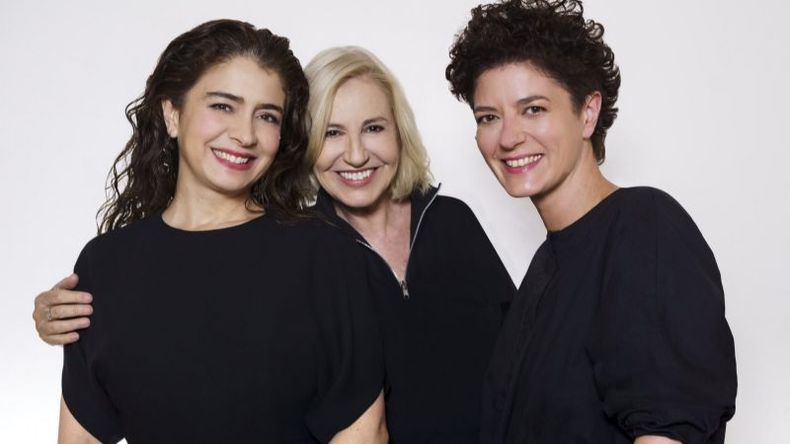 Érica Rivas y Mercedes Morán, junto a la directora Anahí Berneri..